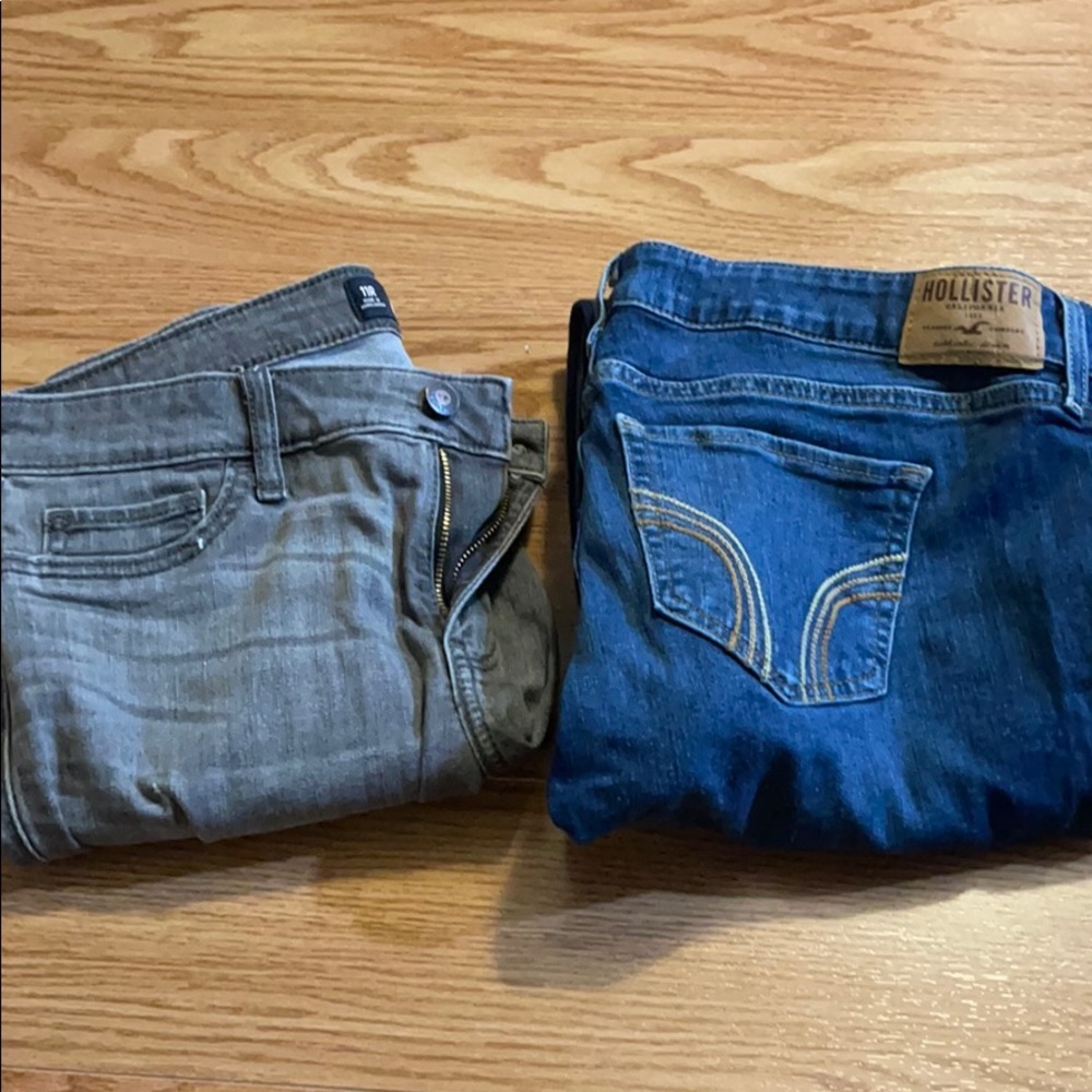 2 pairs of Hollister jeans